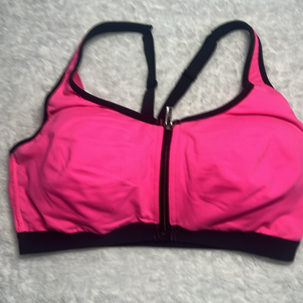 Victoria sport zip up sports bra size 36D. Underwire.